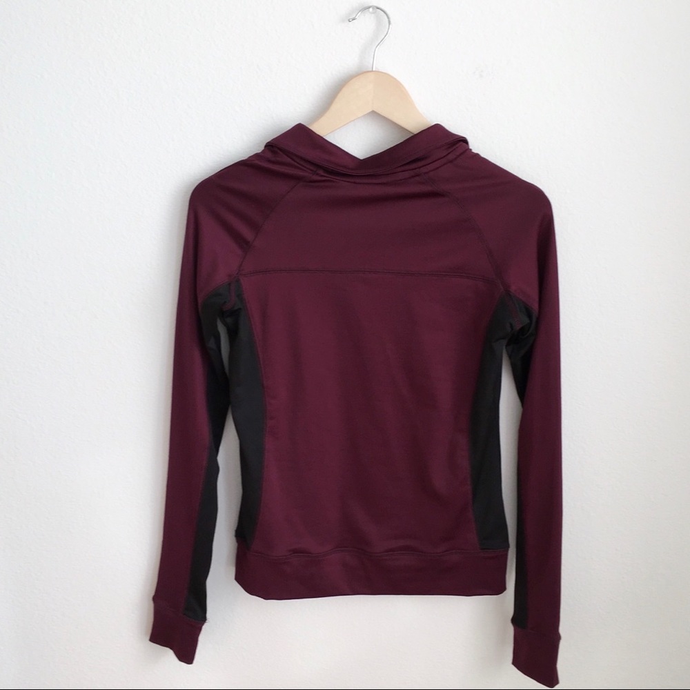 ❤️SALE❤️ Maroon black activewear zip long sleeve - Picture 3 of 3